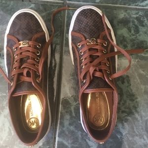 Micheal Kors sneakers